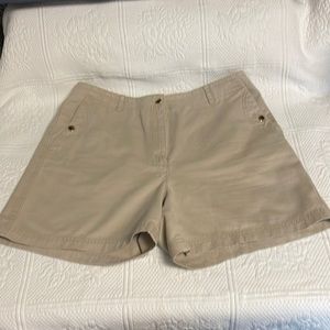 Lauren Ralph Lauren khaki gold button high waist size 12 shorts.